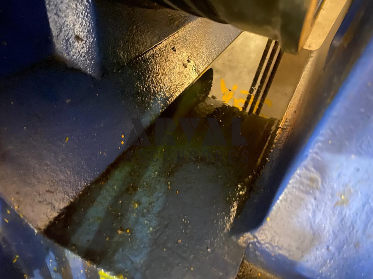 Reparación de filtración de aceite · foto 6